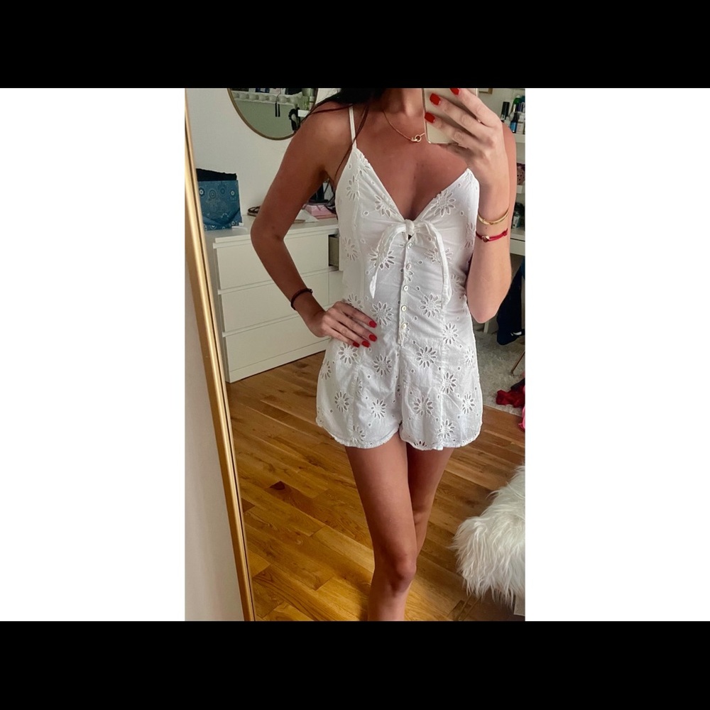 White vacay romper 🤍